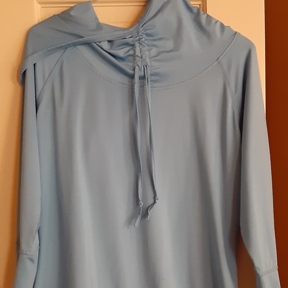 Hooded top